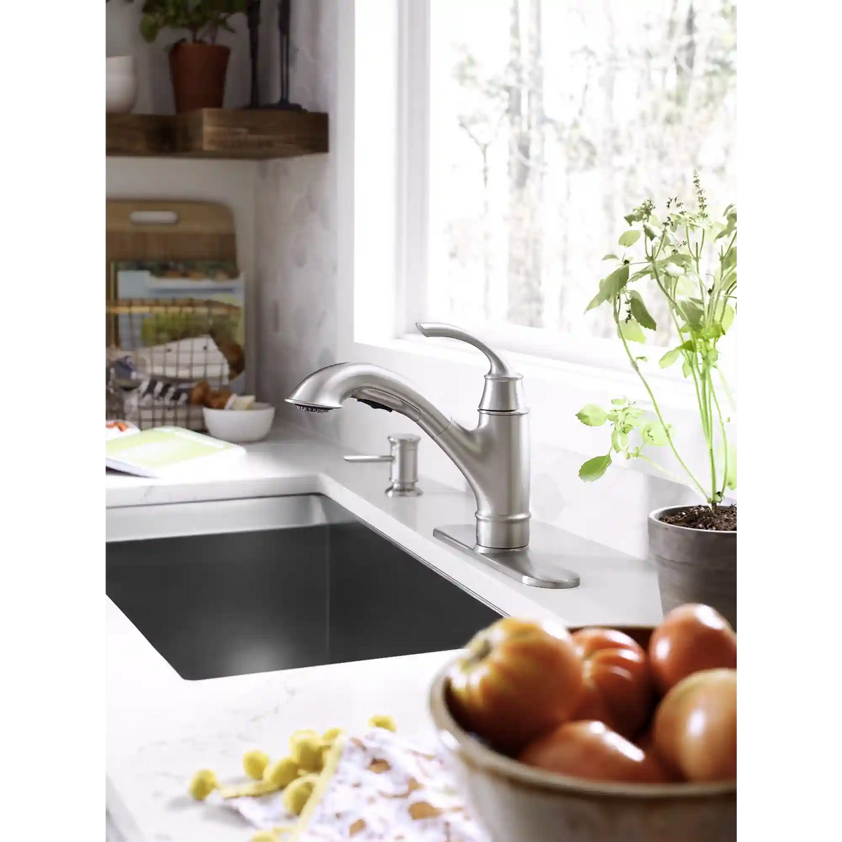 Marietta One-Handle Pullout Kitchen Faucet