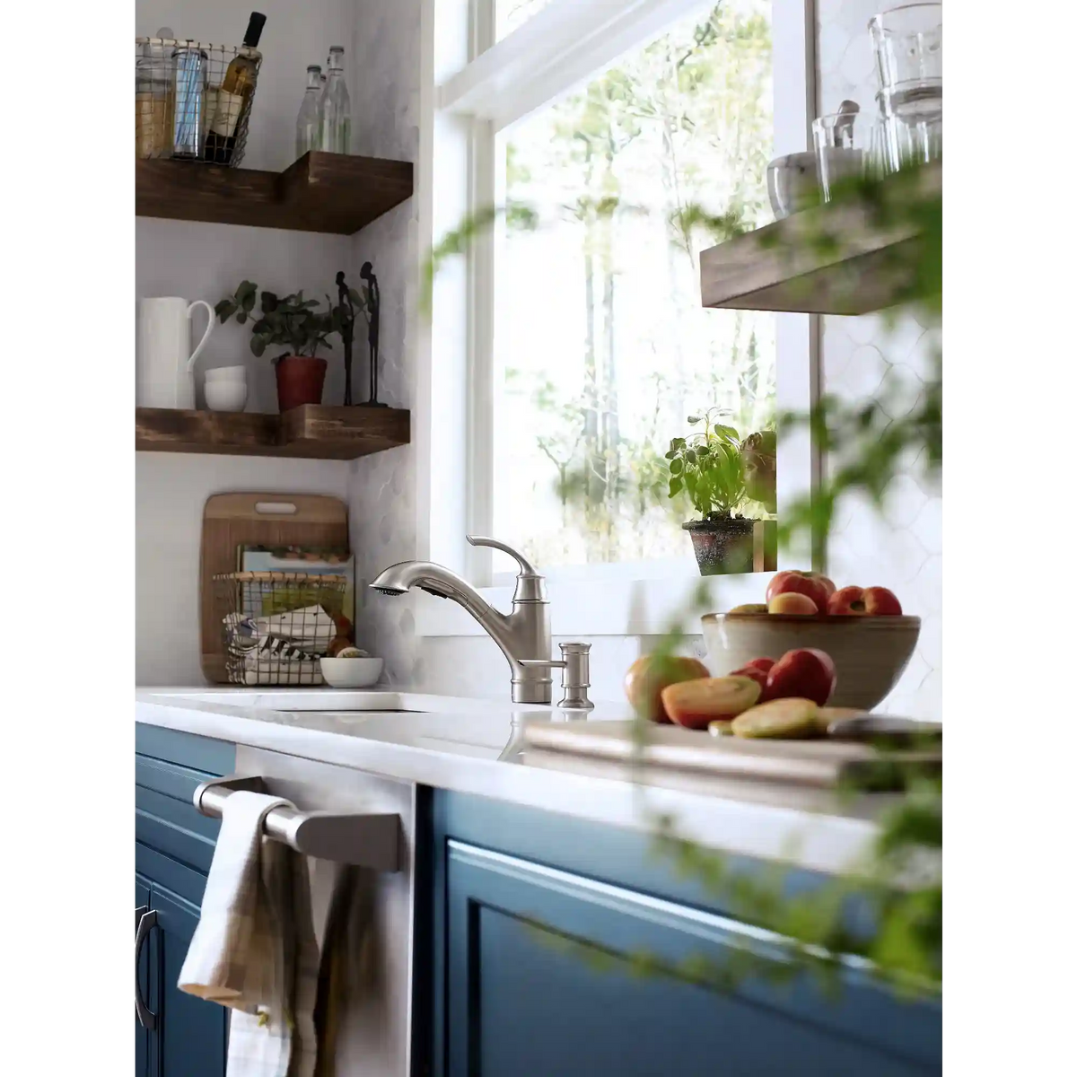 Marietta One-Handle Pullout Kitchen Faucet