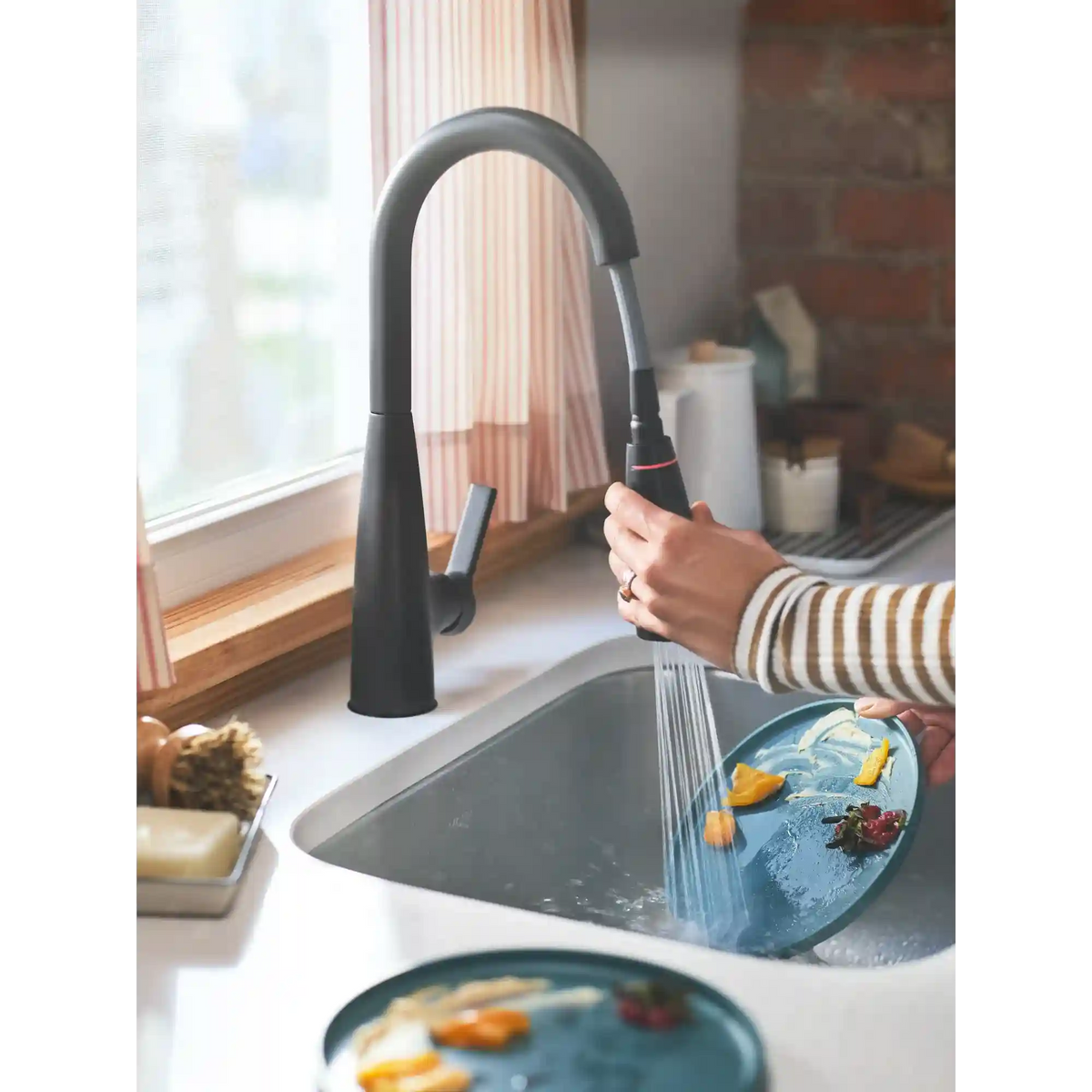 Haelyn One-Handle High Arc Pulldown Kitchen Faucet