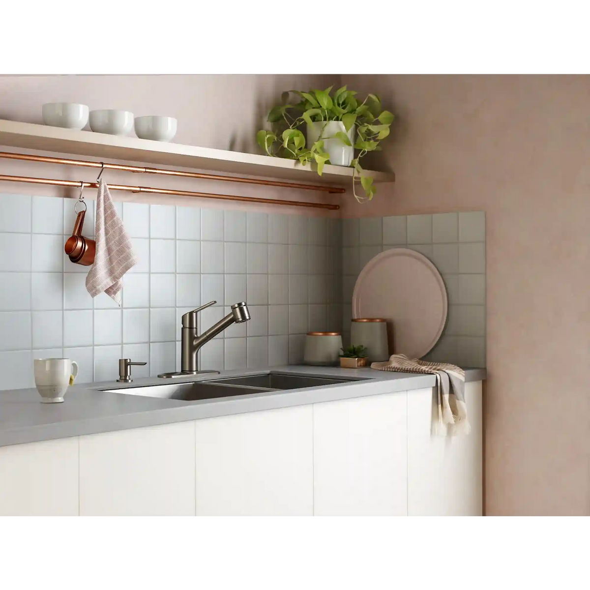 Sombra One-Handle Pullout Kitchen Faucet