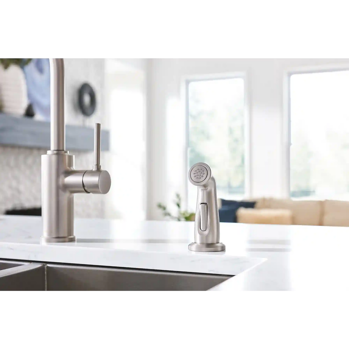 Sombra One-Handle Kitchen Faucet