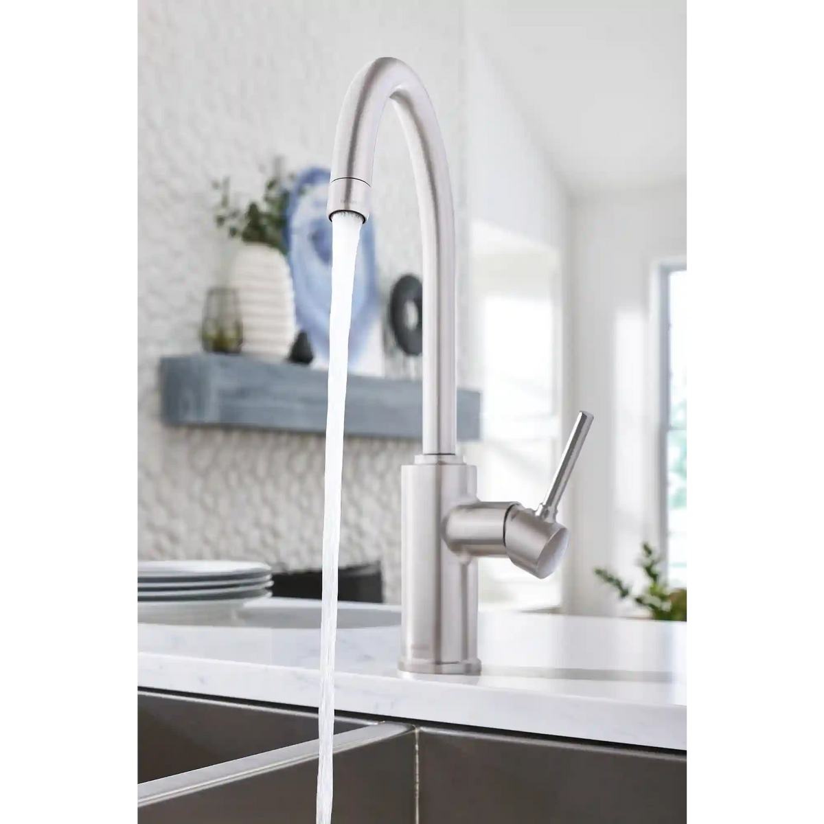 Sombra One-Handle Kitchen Faucet