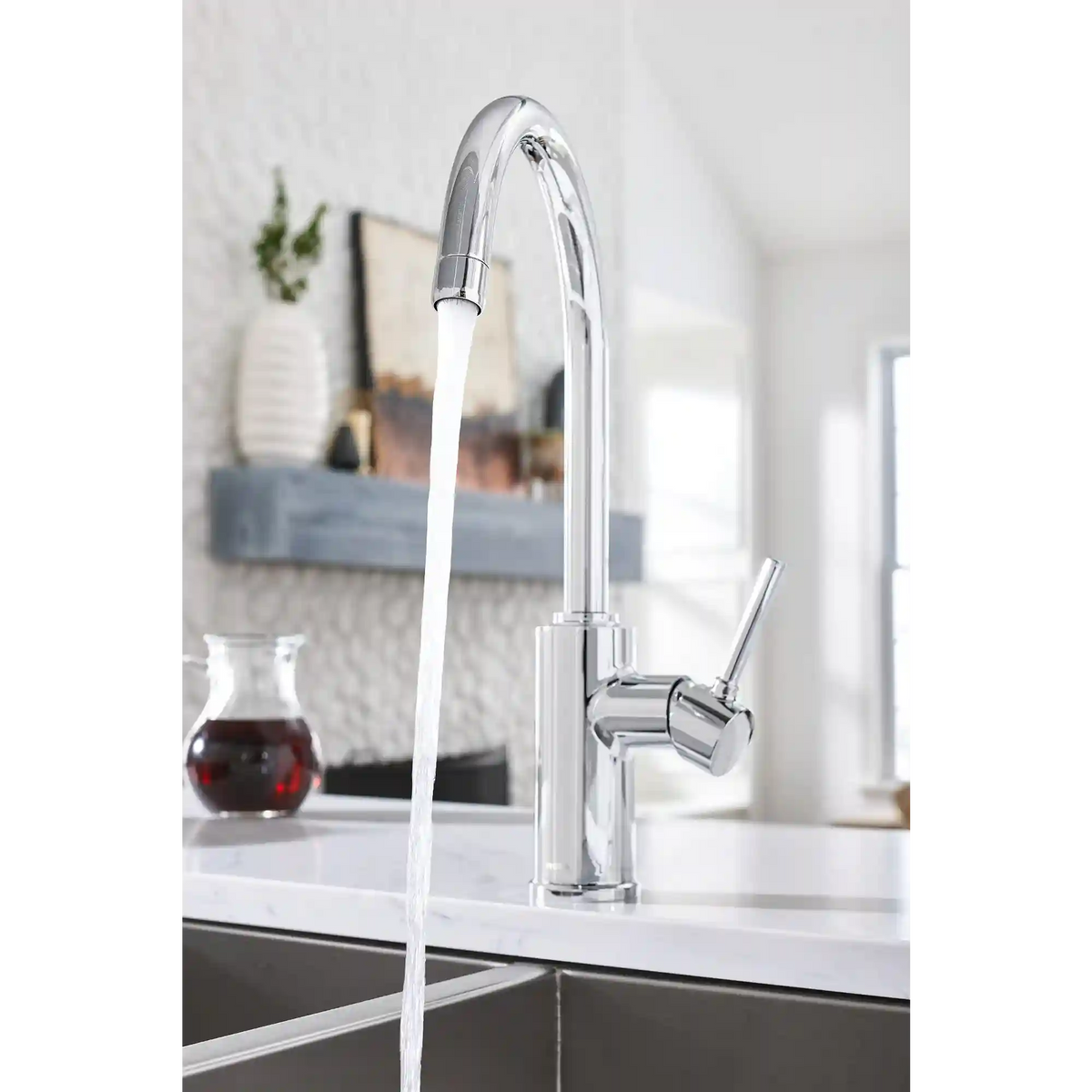 Sombra One-Handle Kitchen Faucet