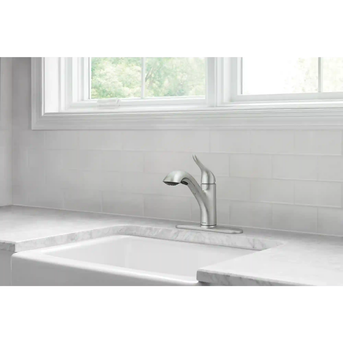 Koa One-Handle Low Arc Pullout Kitchen Faucet
