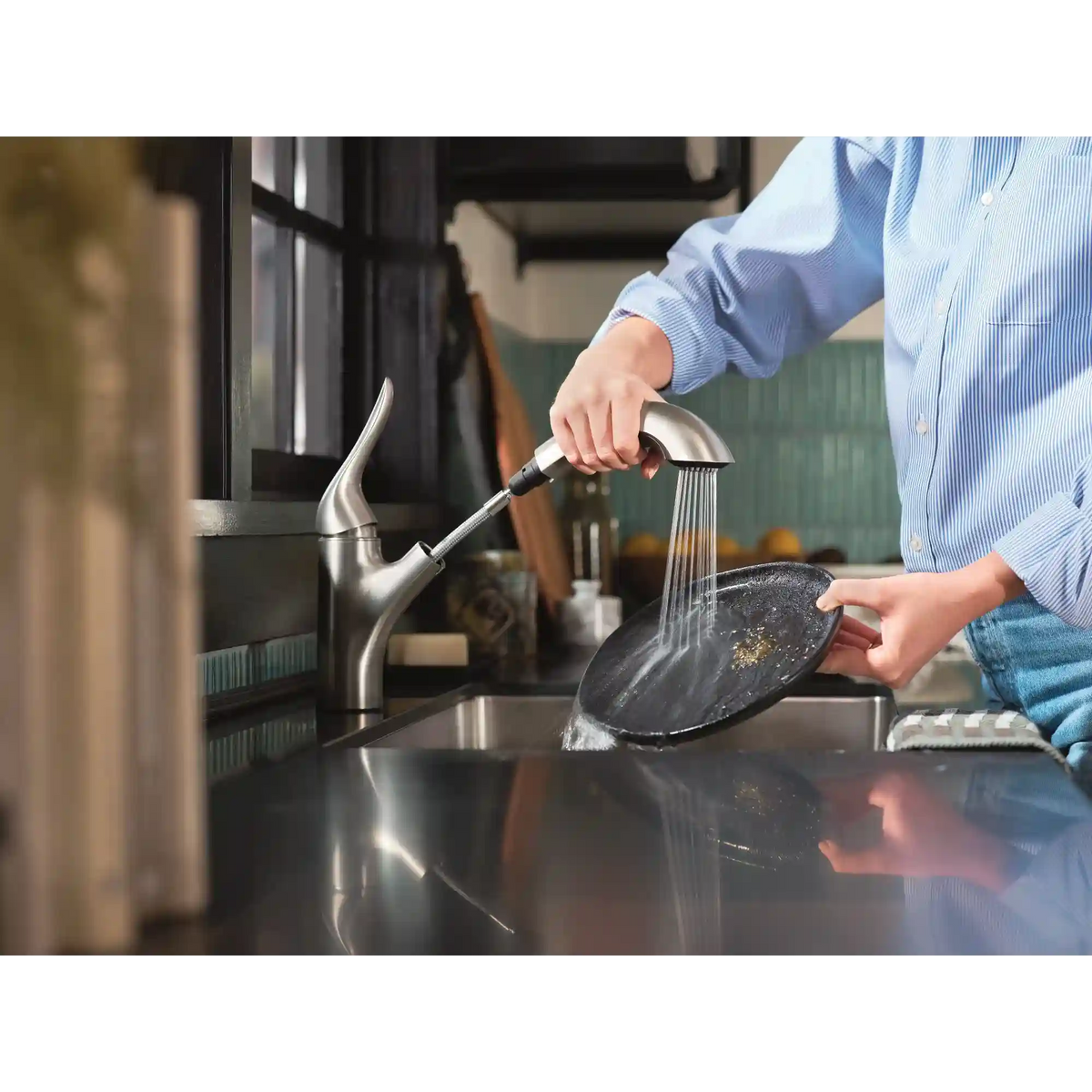 Koa One-Handle Low Arc Pullout Kitchen Faucet
