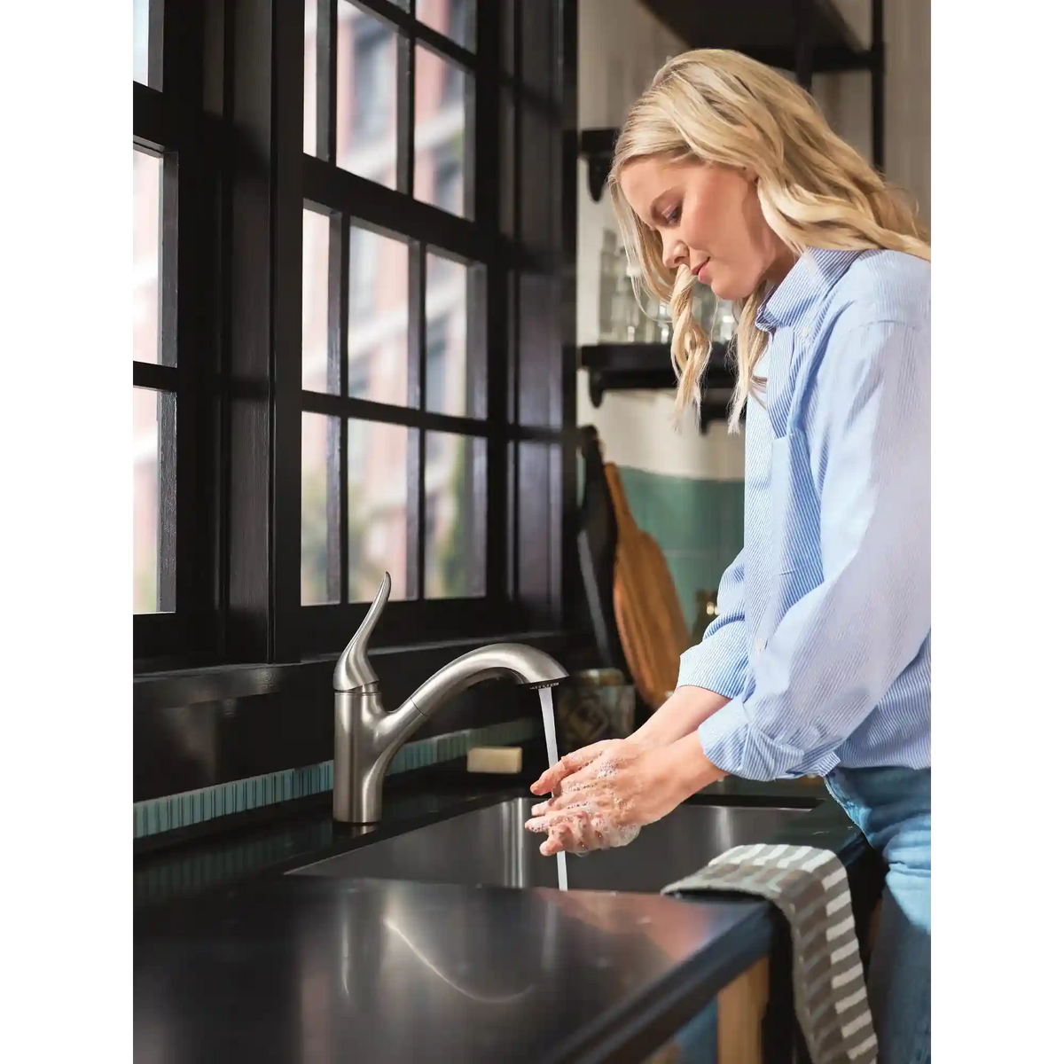 Koa One-Handle Low Arc Pullout Kitchen Faucet