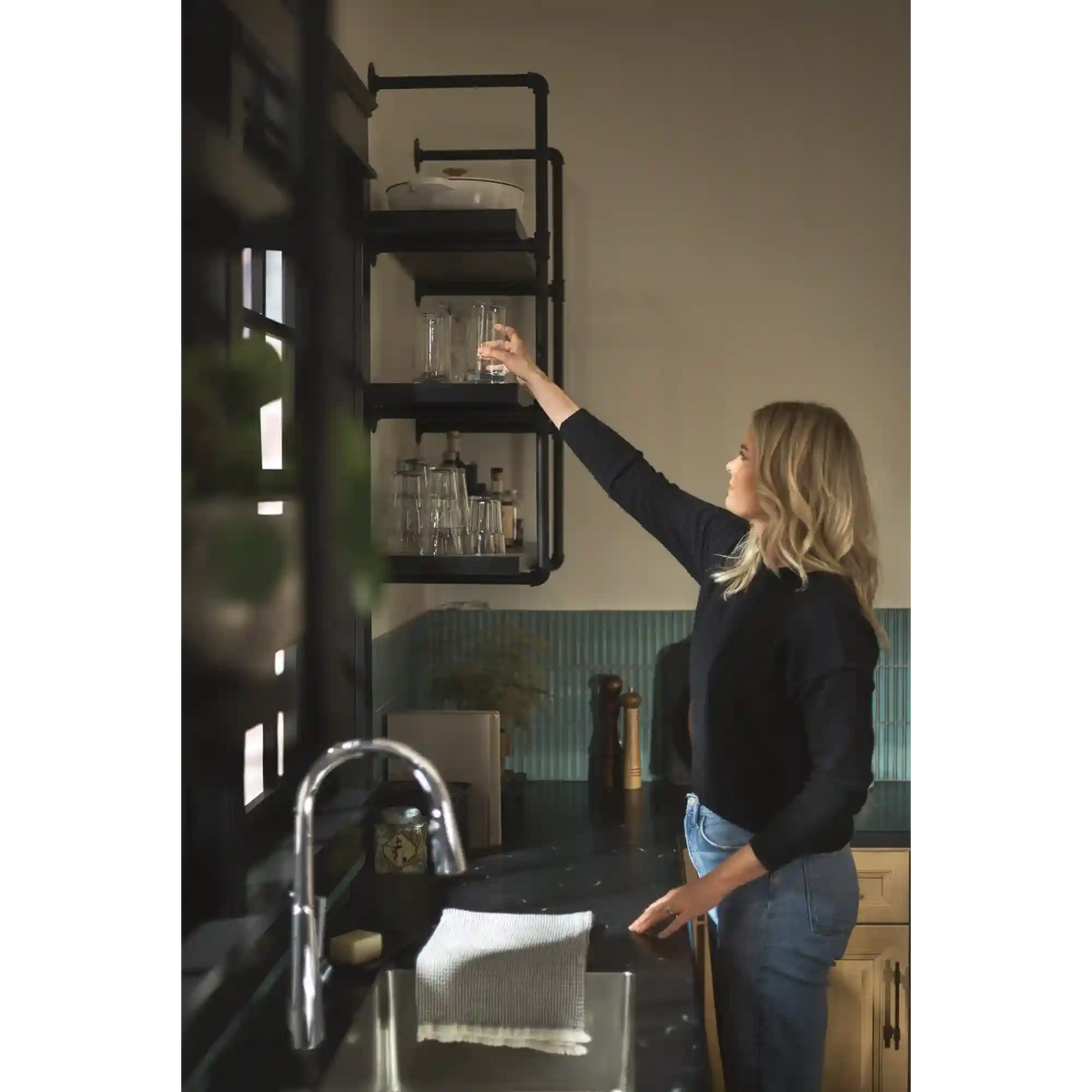 Kurv Smart Faucet Voice Control One-Handle High Arc Pulldown Kitchen Faucet