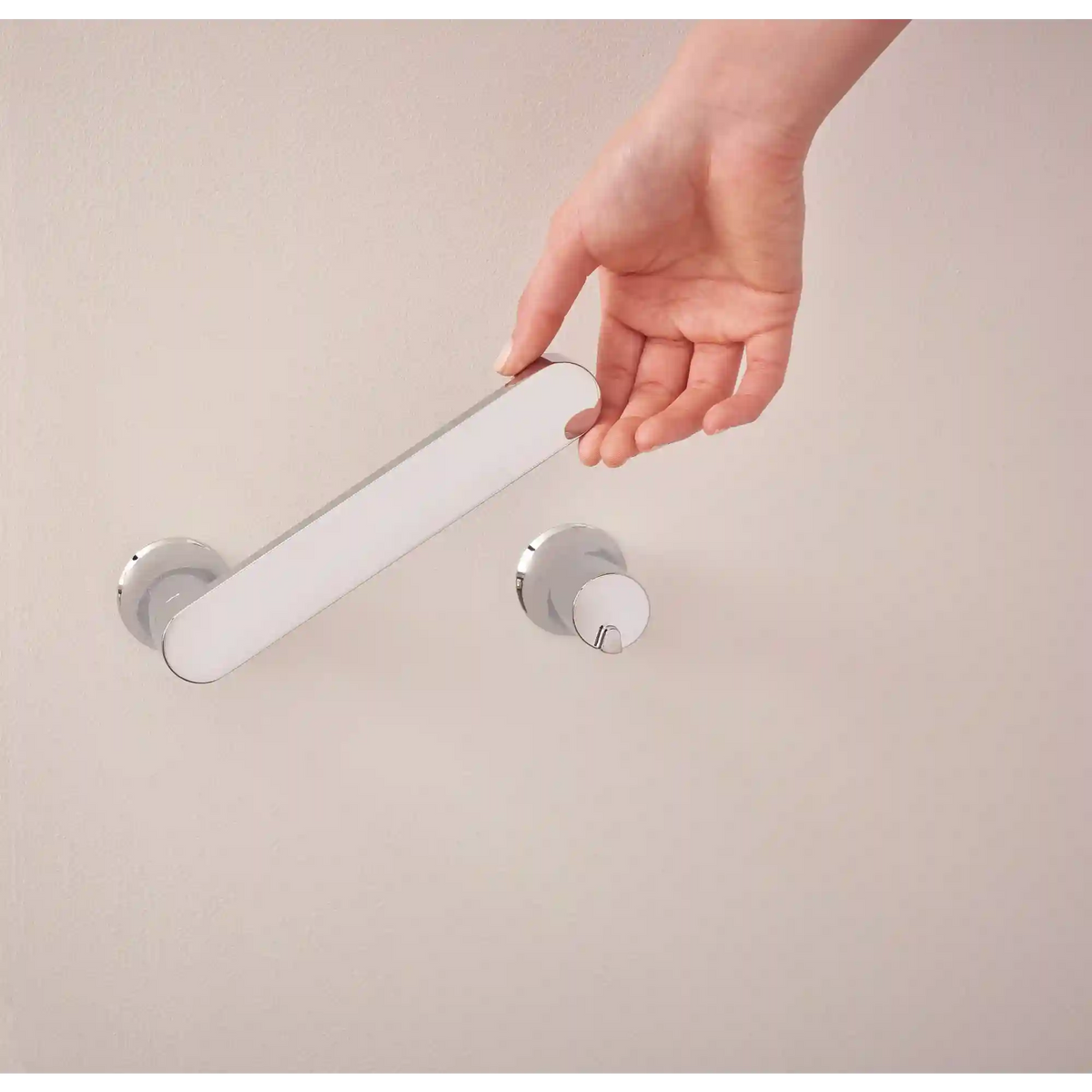 Genta LX Pivoting Toilet Paper Holder
