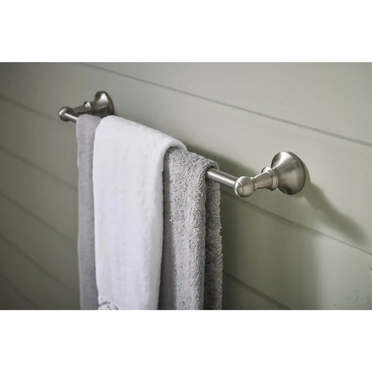 Vale 18" Towel Bar
