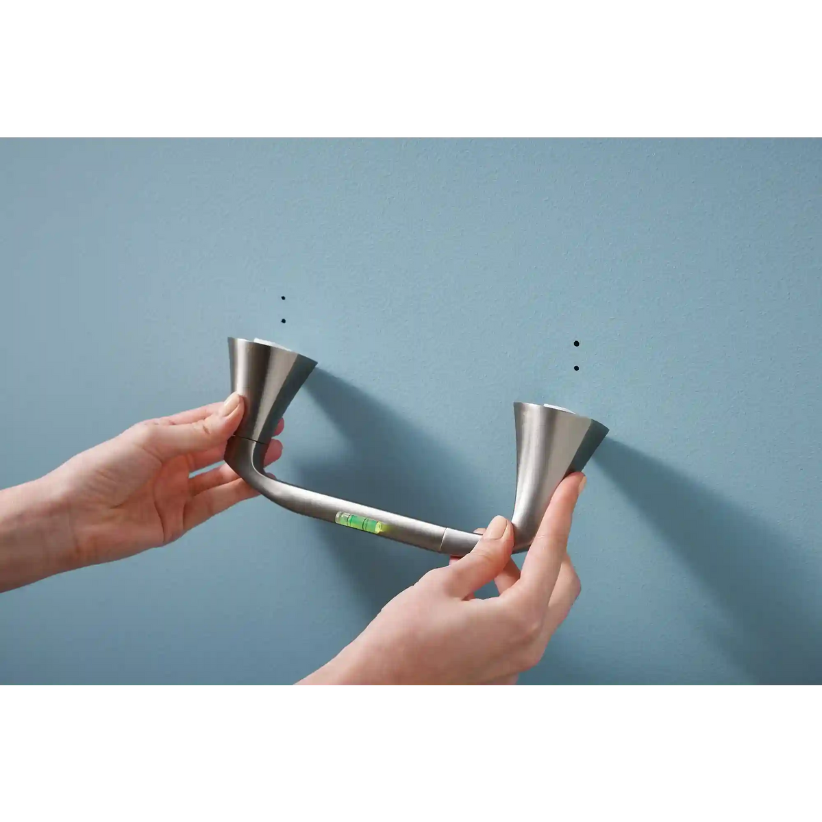 Lindor Pivoting Paper Holder