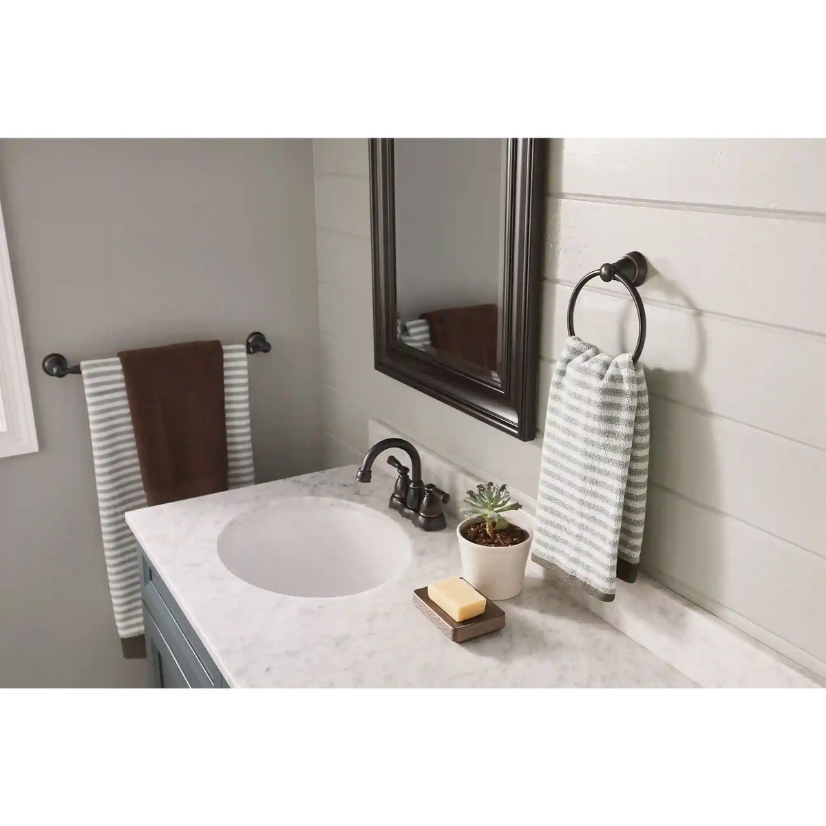 Banbury 18" Towel Bar