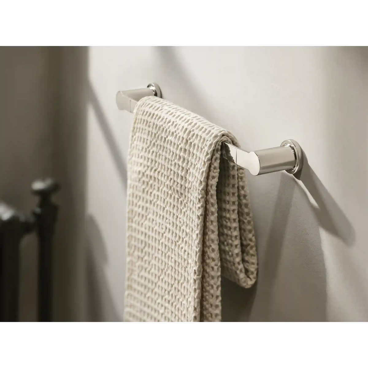 Rinza 18" Towel Bar