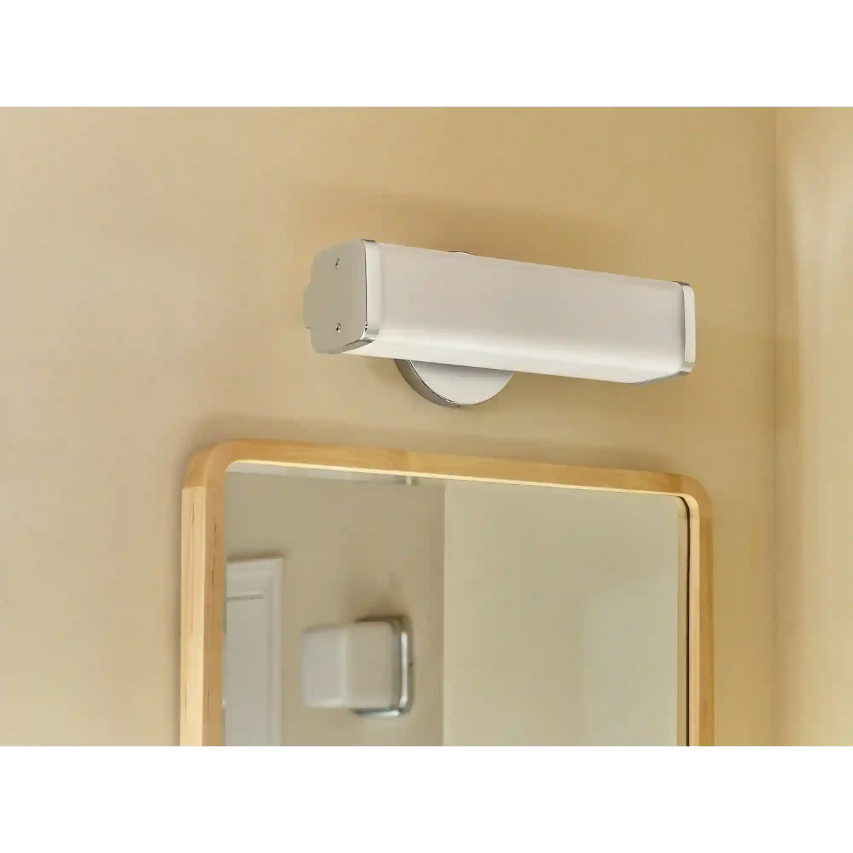Iver One Globe Bath Light