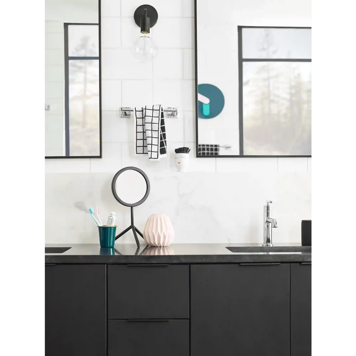 Triva Towel Bar