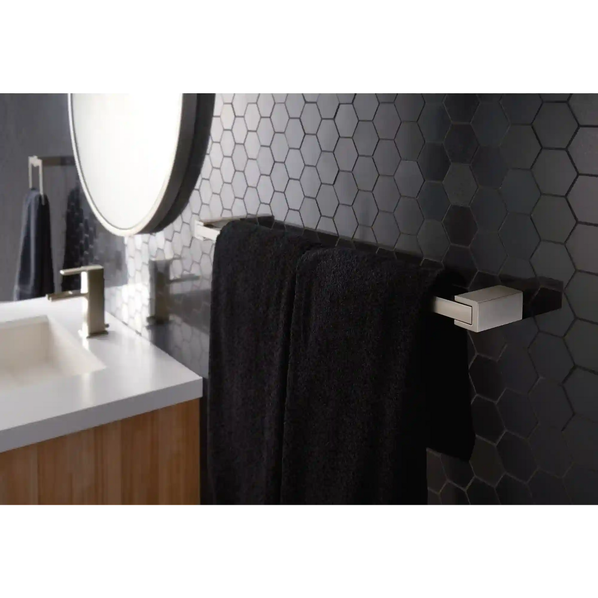 Kyvos 24" Towel Bar