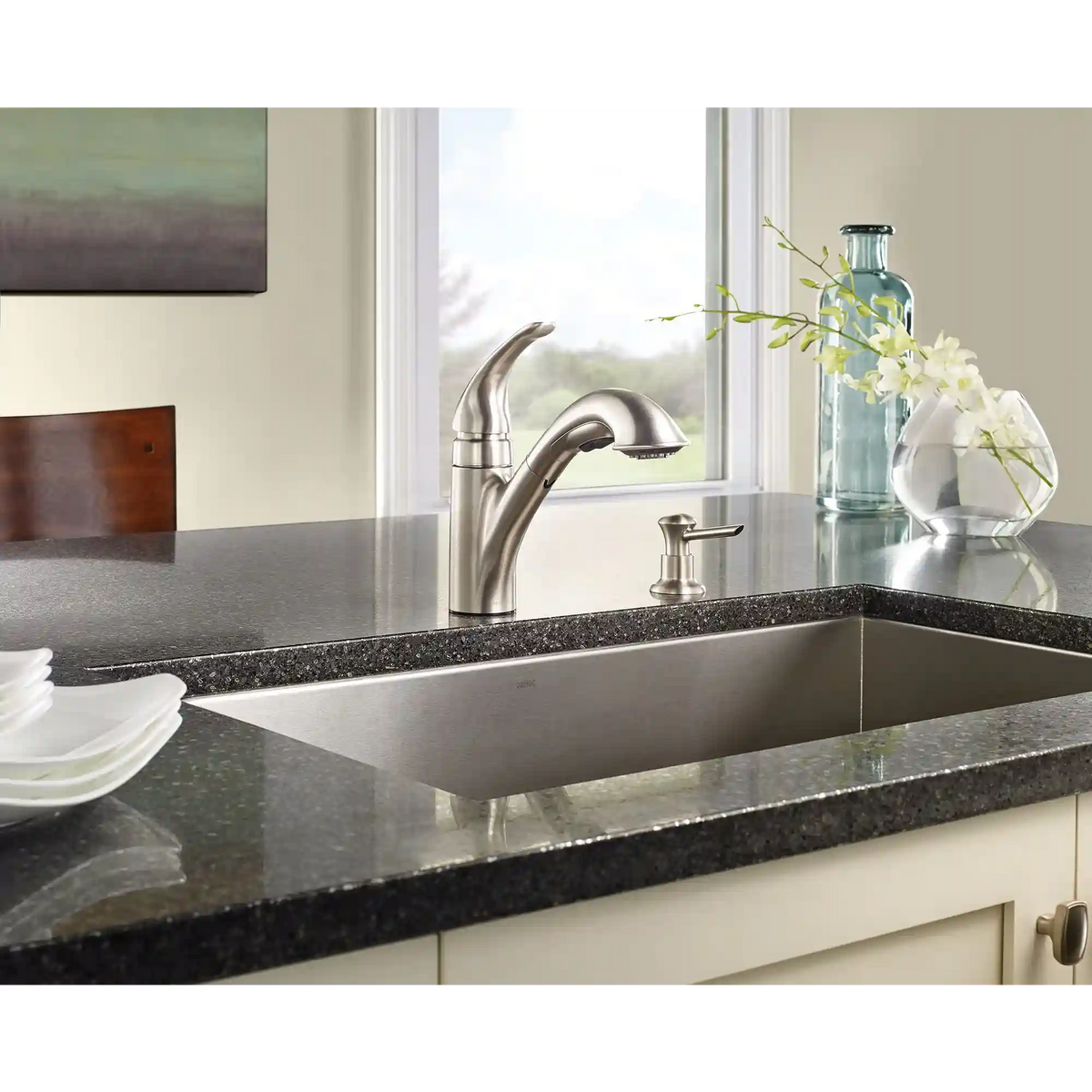 Caprillo One-Handle Low Arc Pullout Kitchen Faucet