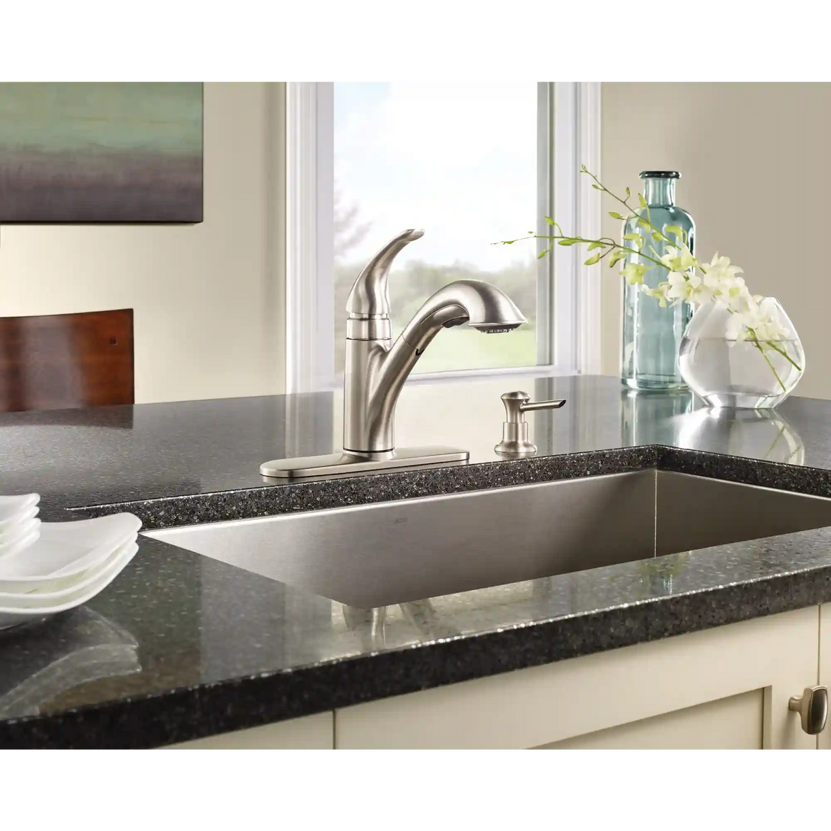 Caprillo One-Handle Low Arc Pullout Kitchen Faucet