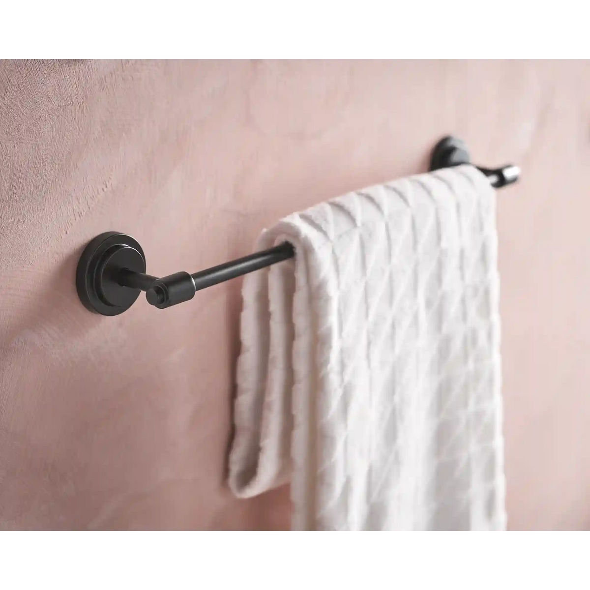 Iso 18" Towel Bar