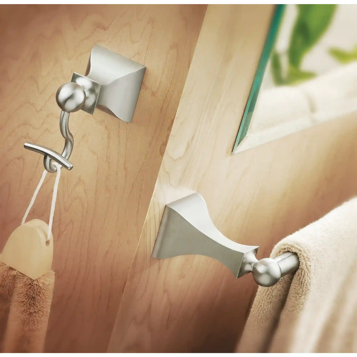 Retreat 18" Towel Bar
