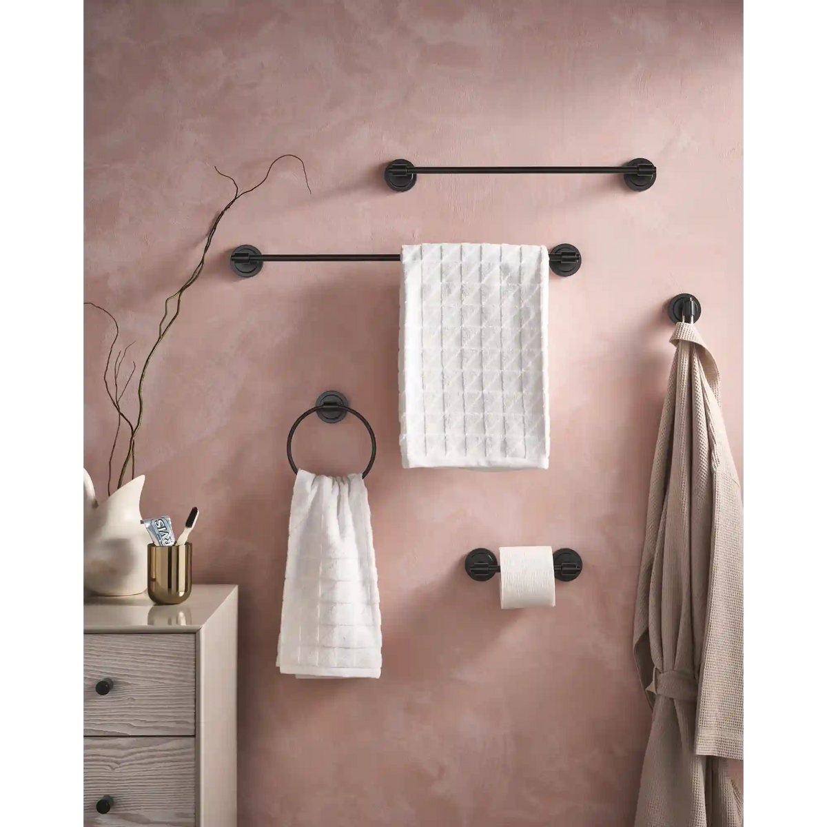 Iso 18" Towel Bar