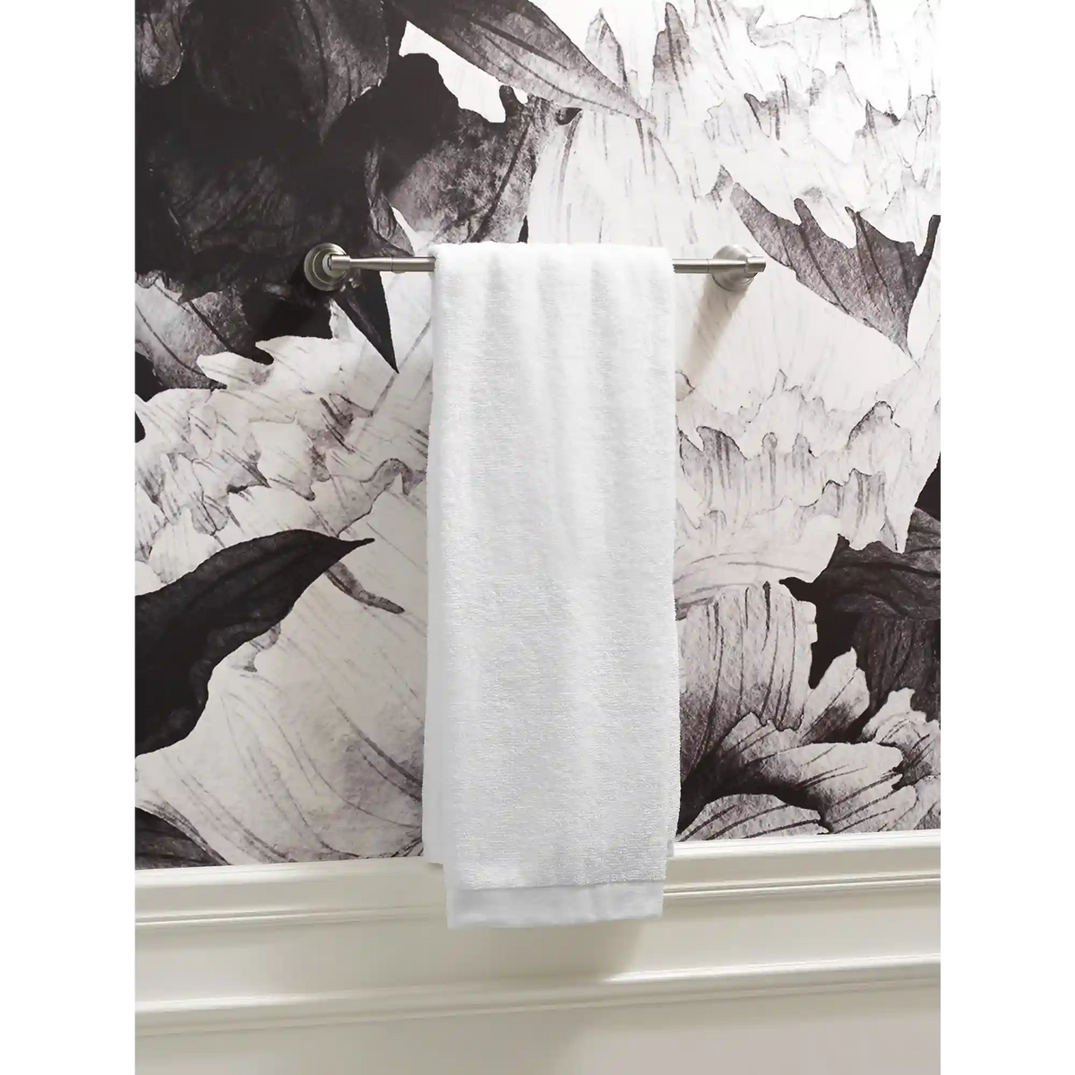 Halle 18" Towel Bar