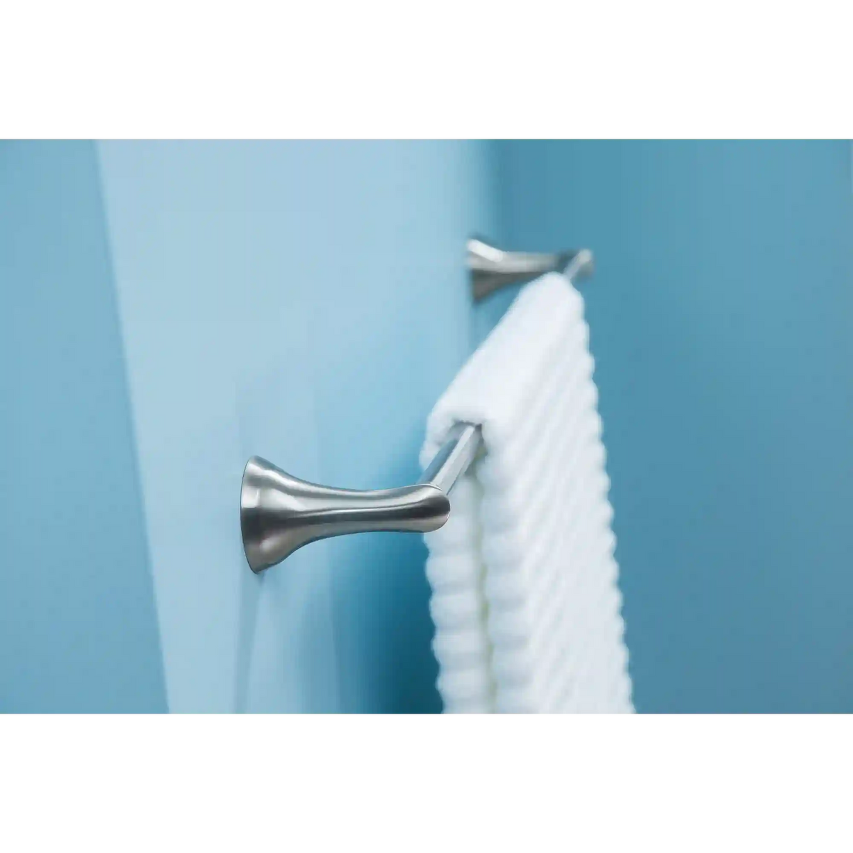 Darcy 24" Towel Bar
