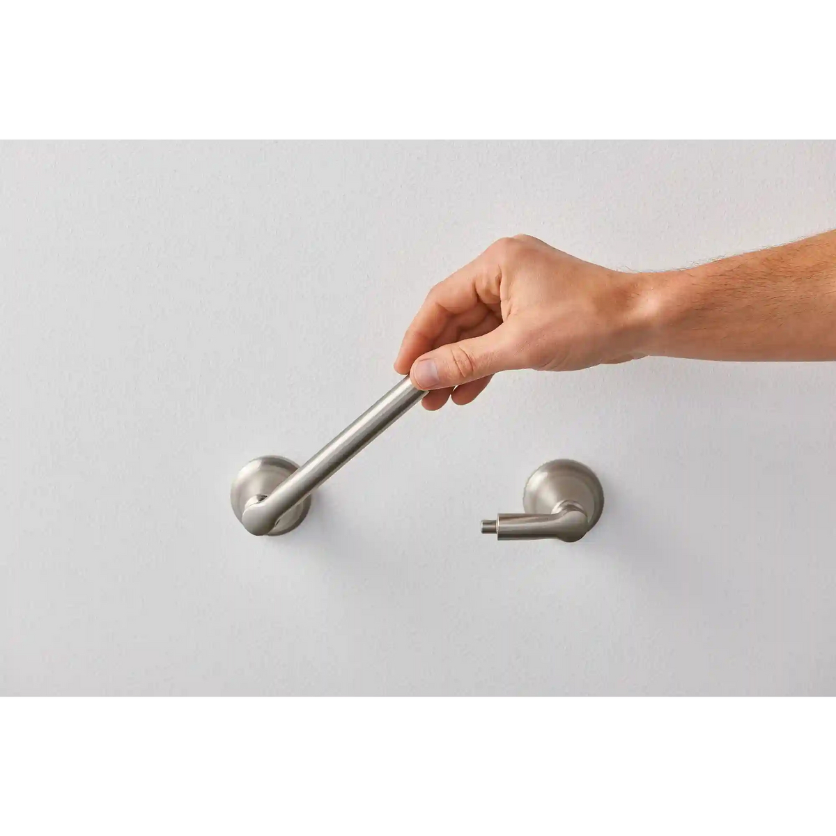 Hilliard Pivoting Paper Holder