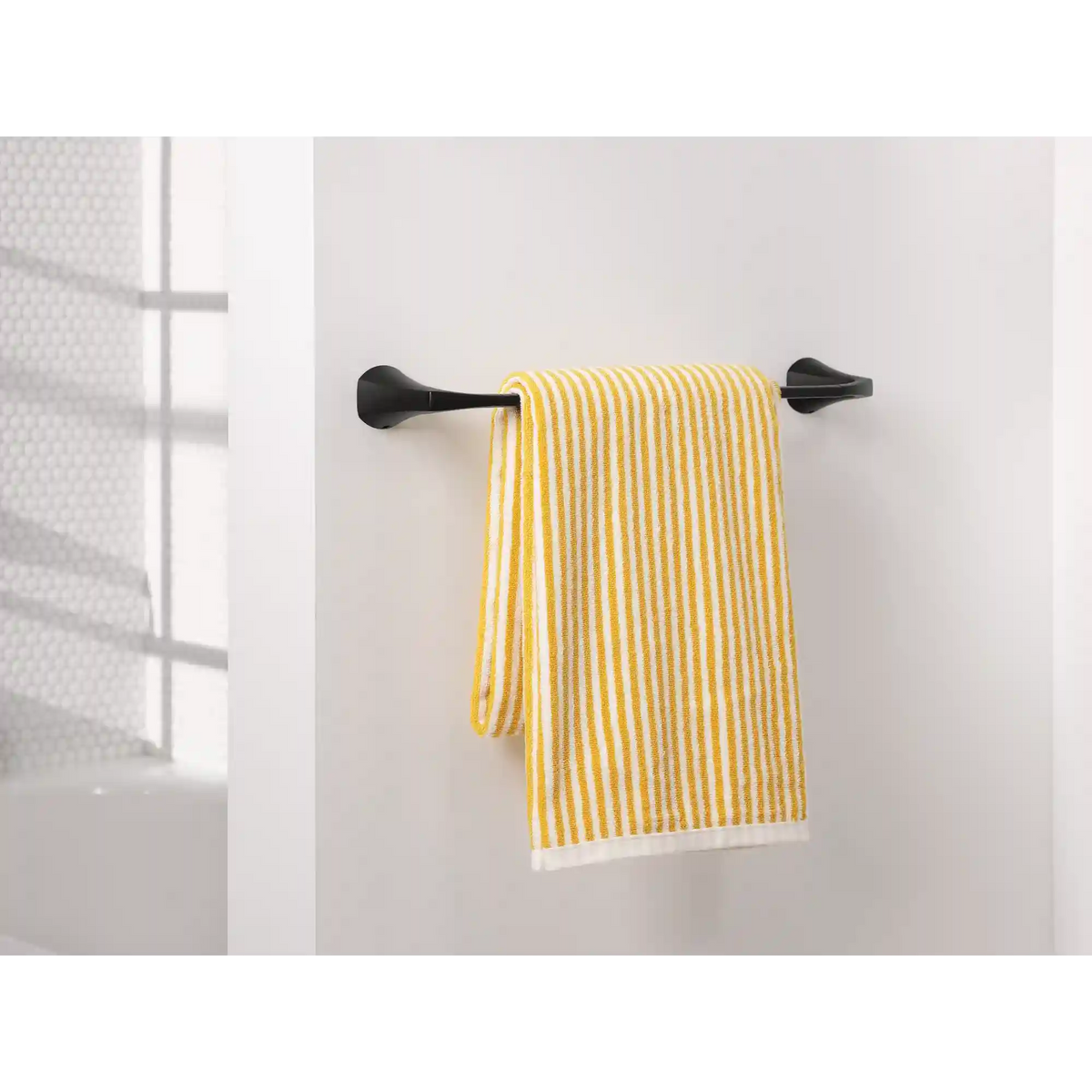 Lindor 18" Towel Bar