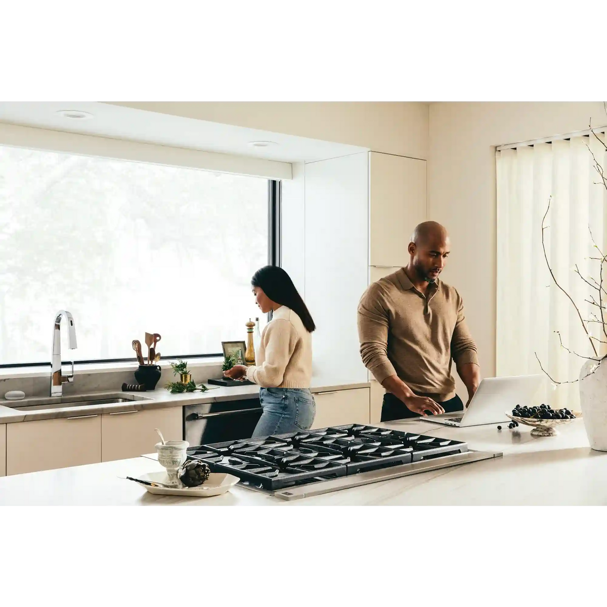 Nio Smart Kitchen One-Handle High Arc Pulldown Kitchen Faucet