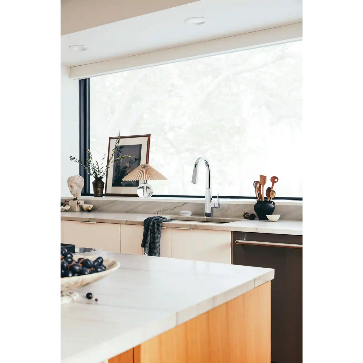 Nio Smart Kitchen One-Handle High Arc Pulldown Kitchen Faucet