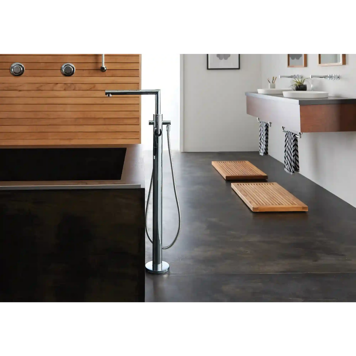 Arris One-Handle Tub Filler Including Handheld Shower