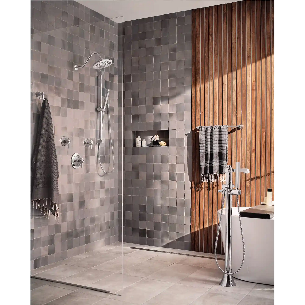 Flara 24" Towel Bar