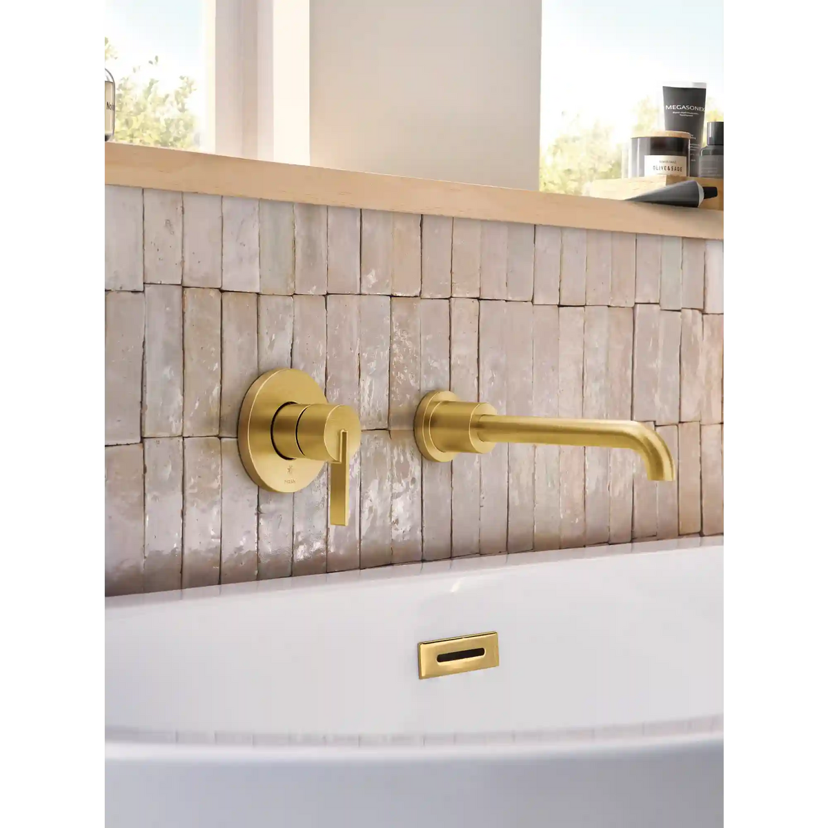 Cia One-Handle Non Diverter Wallmount Tub Filler