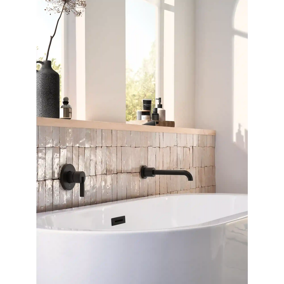 Cia One-Handle Non Diverter Wallmount Tub Filler
