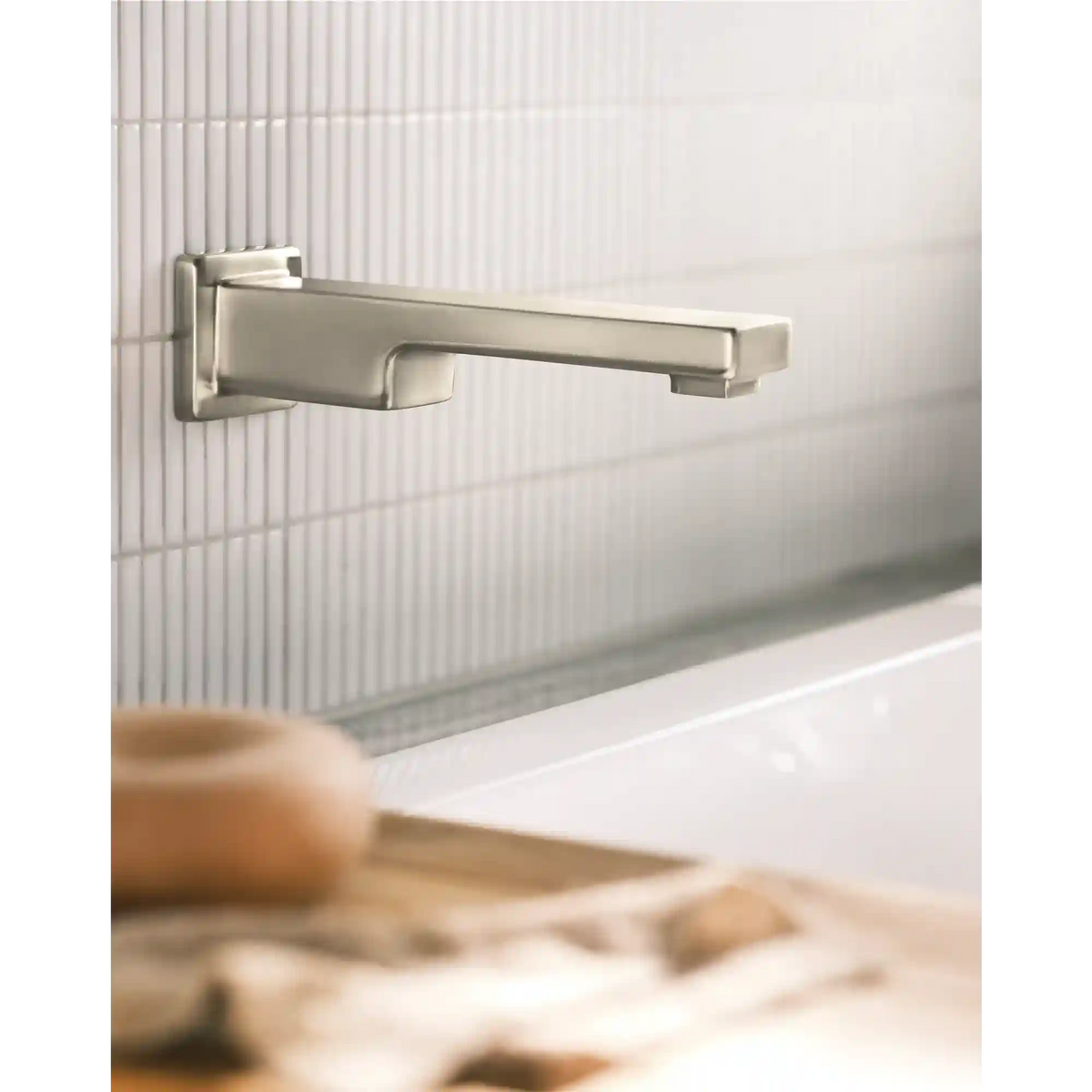 90 Degree One-Handle Non Diverter Wallmount Tub Filler