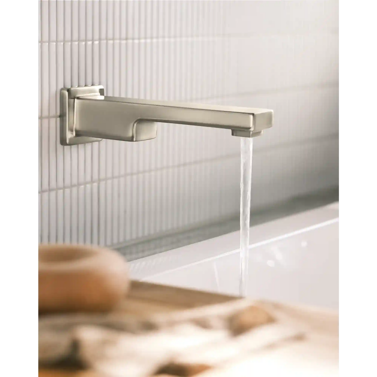 90 Degree One-Handle Non Diverter Wallmount Tub Filler
