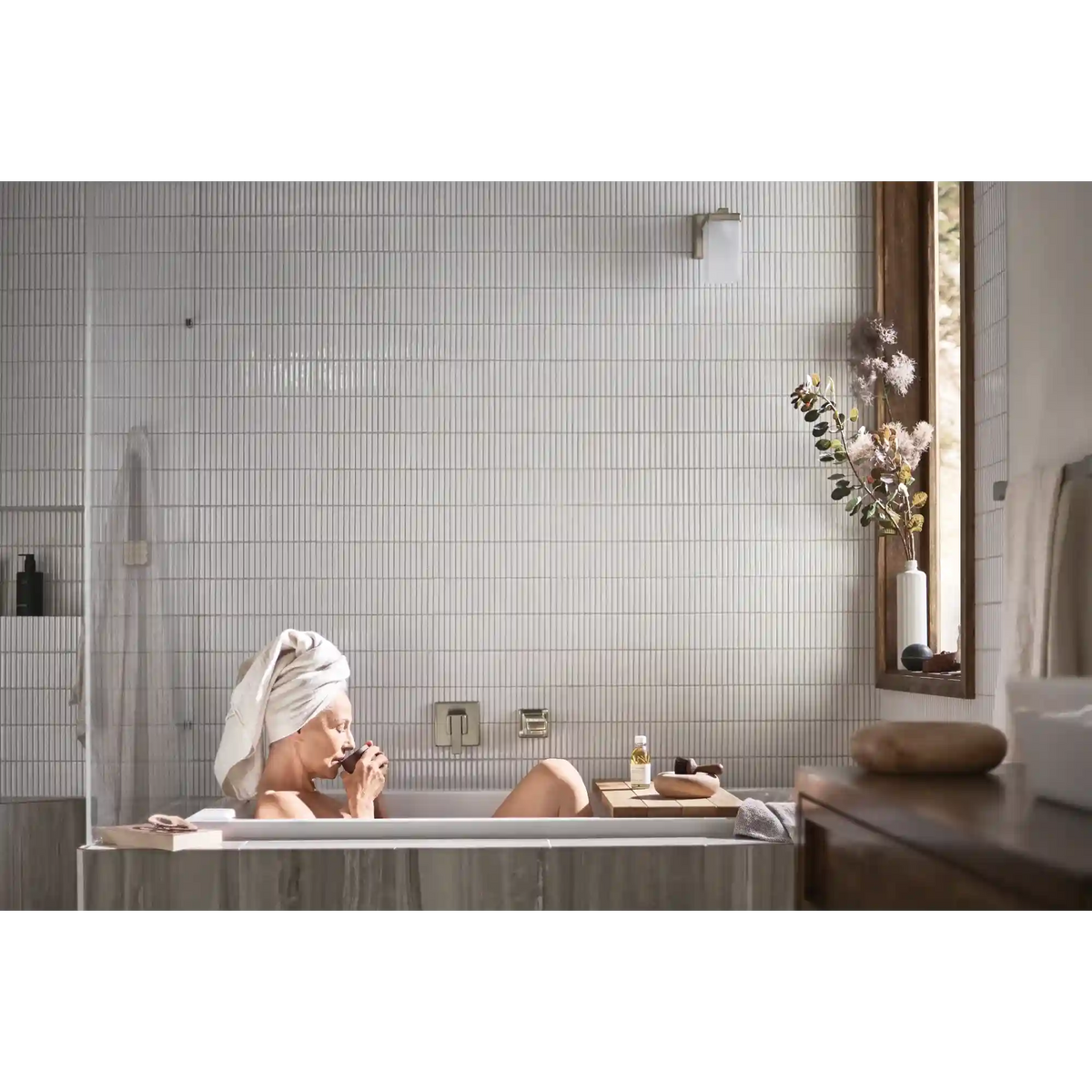 90 Degree One-Handle Non Diverter Wallmount Tub Filler