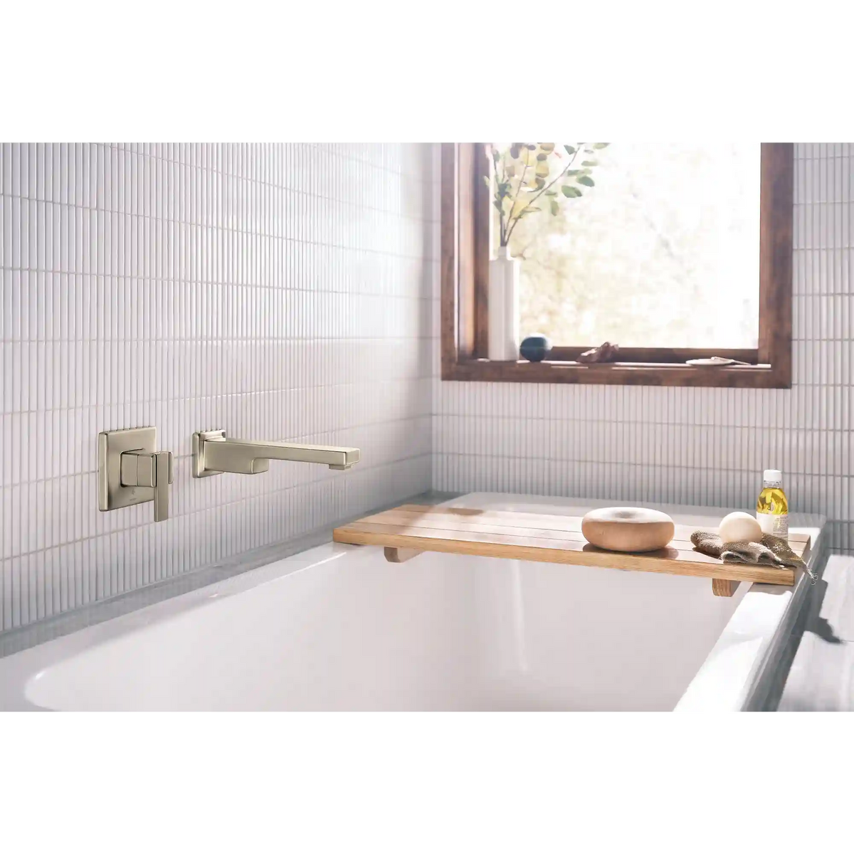 90 Degree One-Handle Non Diverter Wallmount Tub Filler