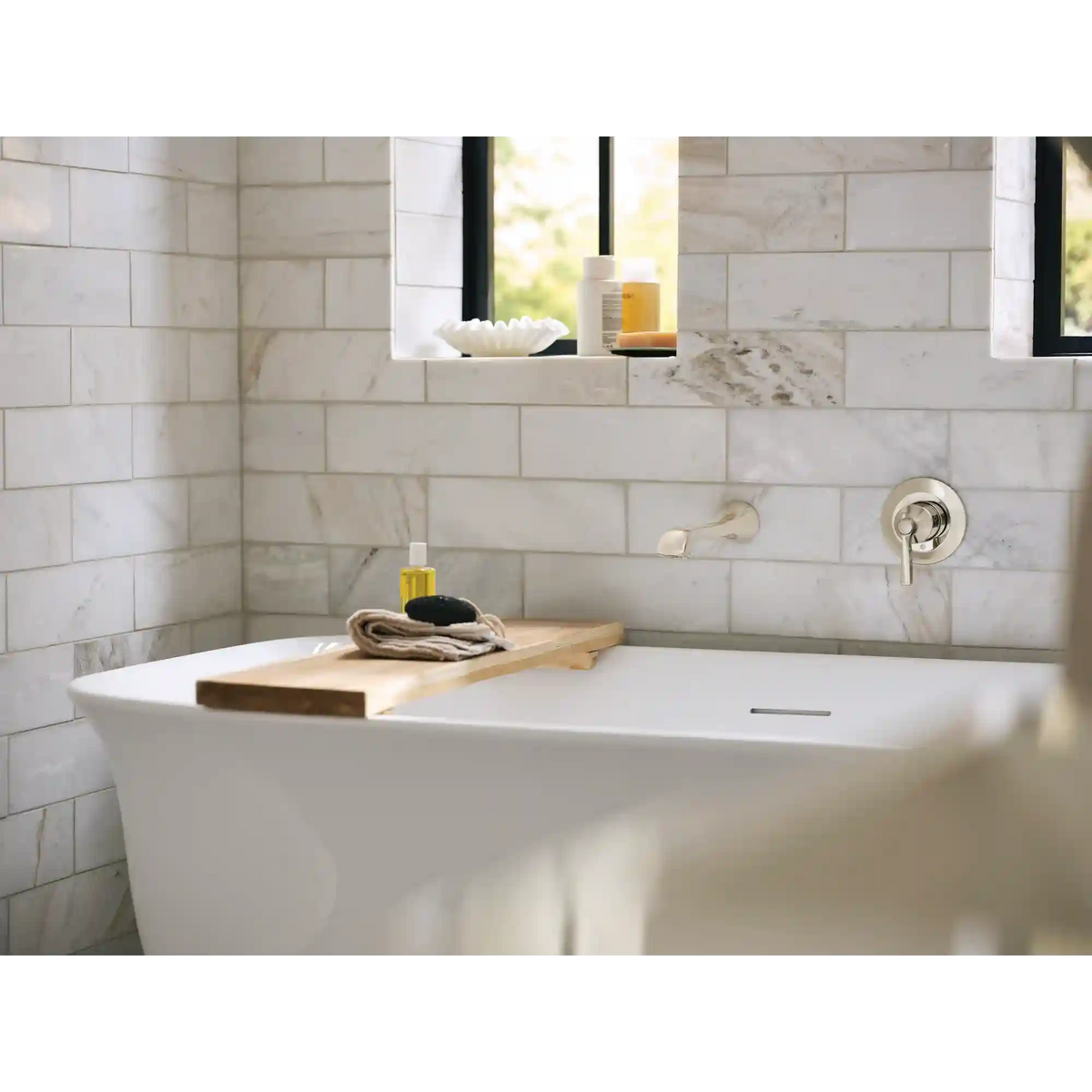 Flara One-Handle Non Diverter Wallmount Tub Filler