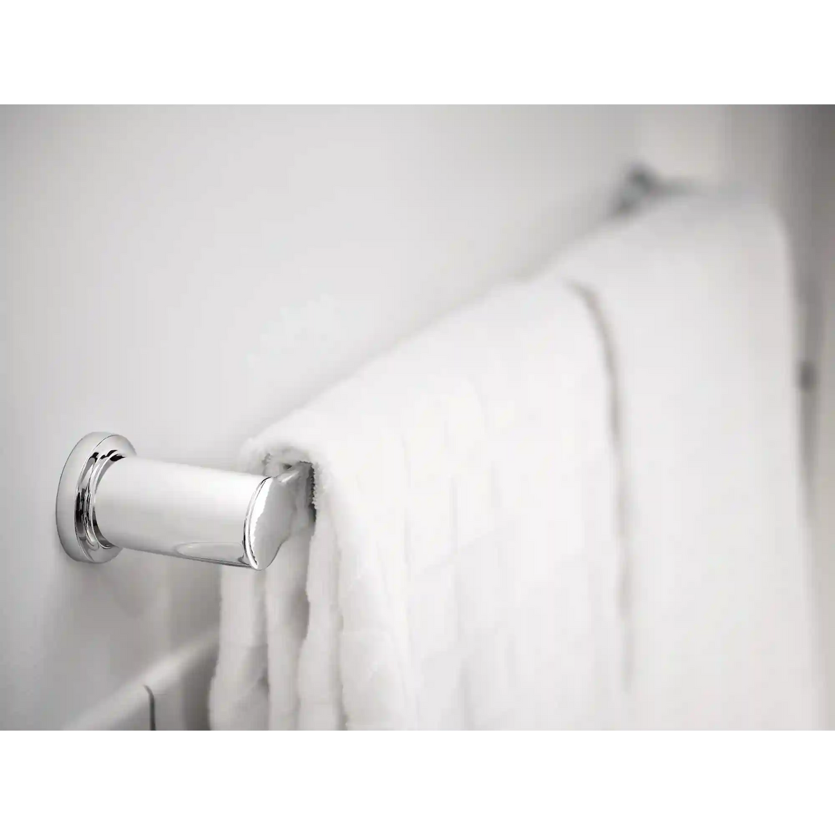 Rinza 18" Towel Bar