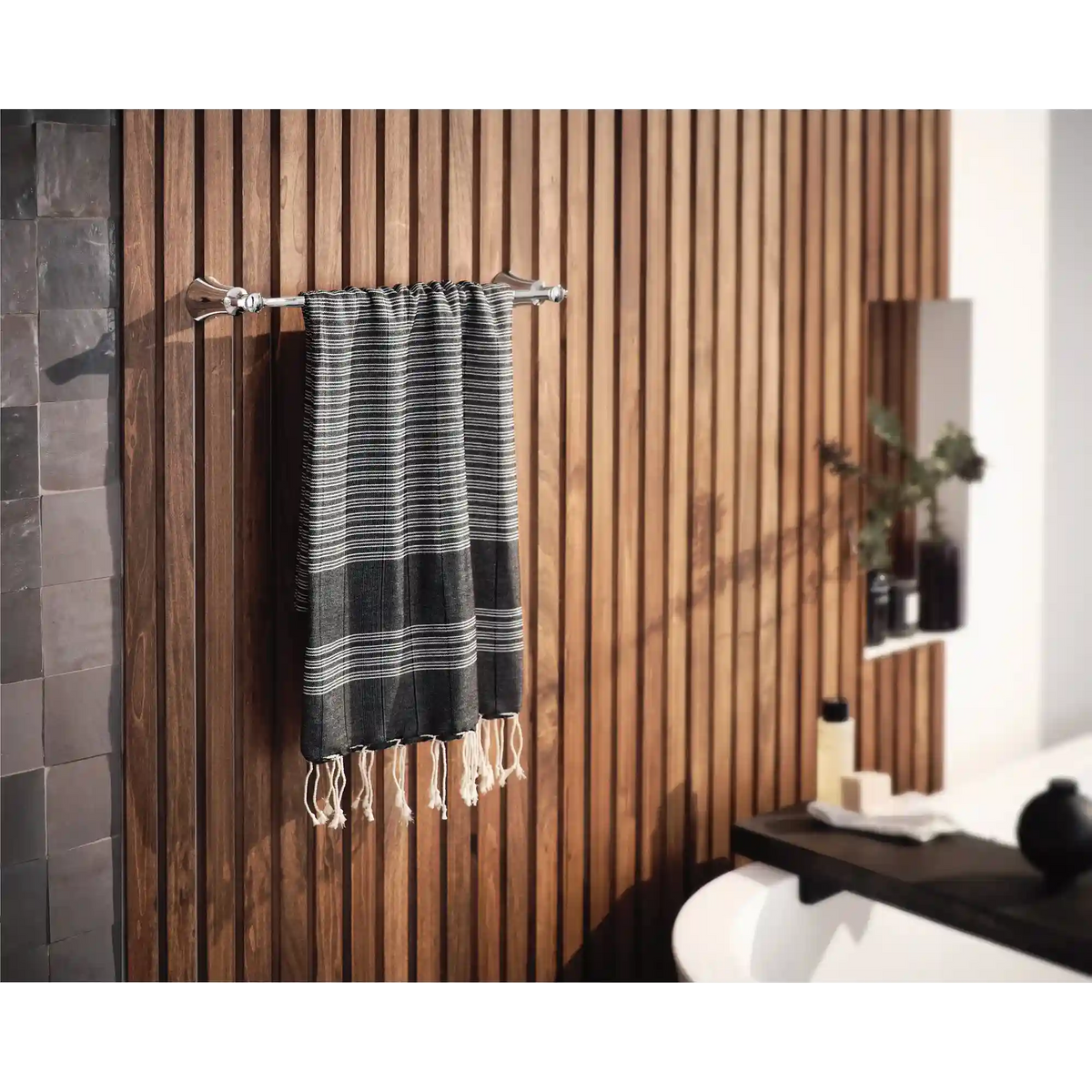 Flara 18" Towel Bar