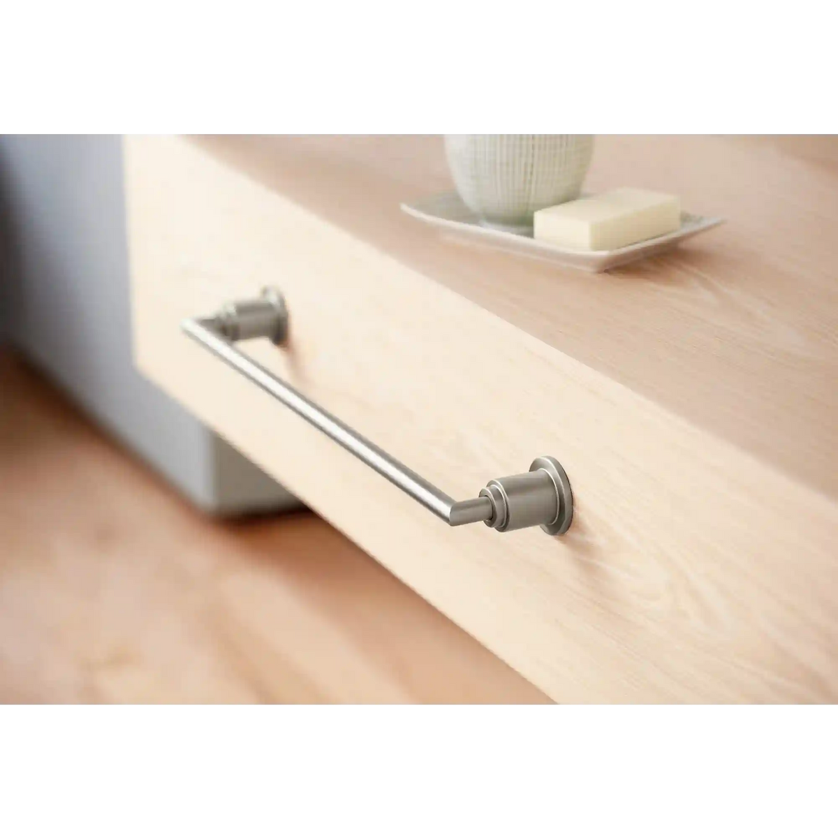 Arris 24" Towel Bar