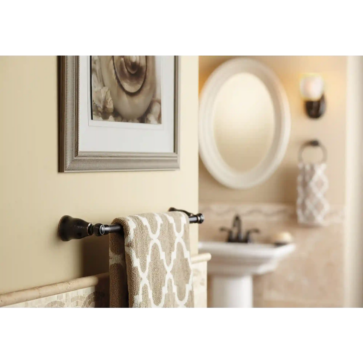 Traditional 18" Towel Bar