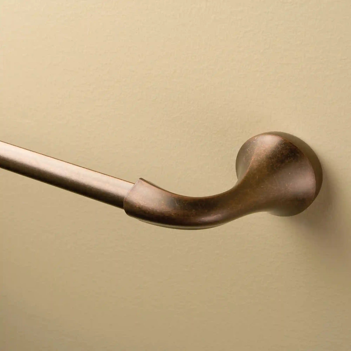 Eva 18" Towel Bar