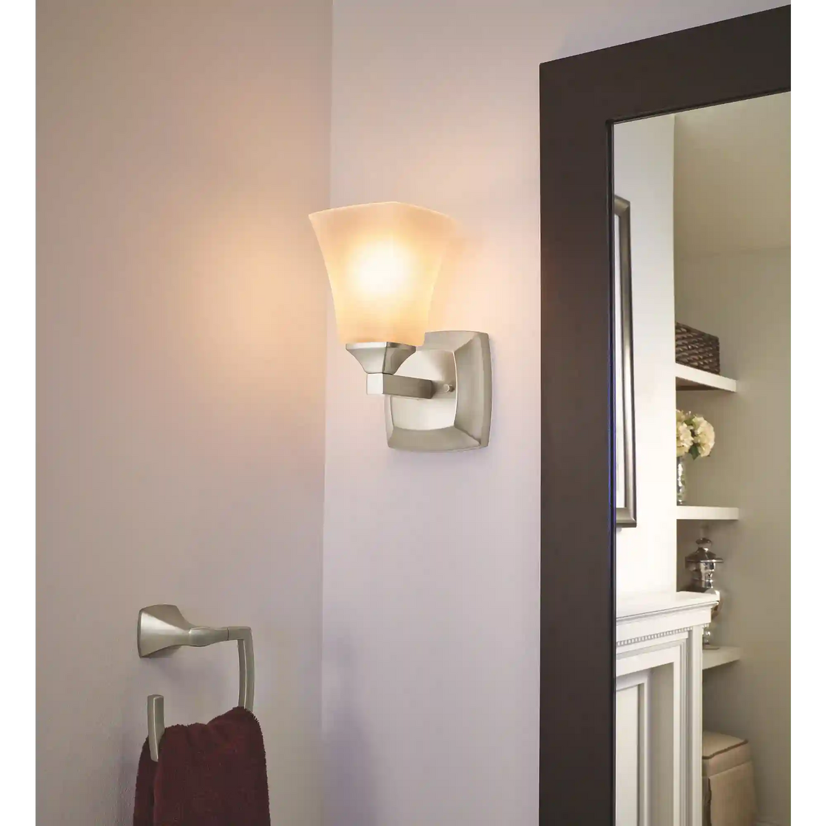 Voss One Globe Bath Light