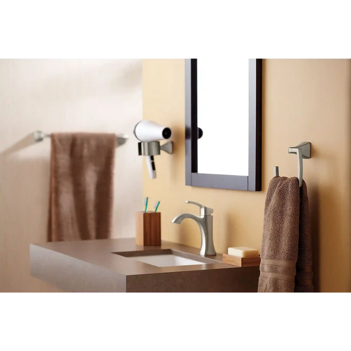 Voss Towel Ring