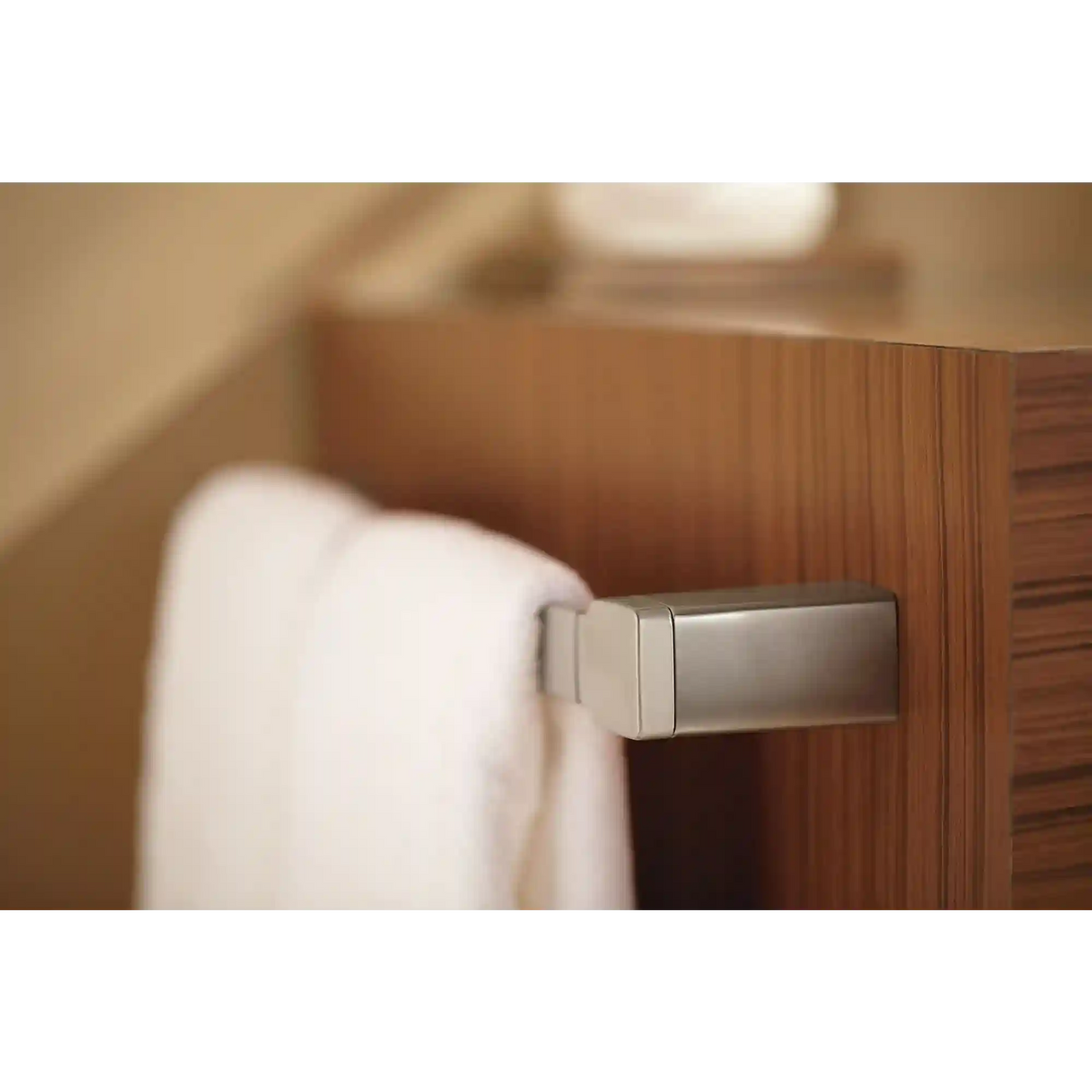 90 Degree 18" Towel Bar