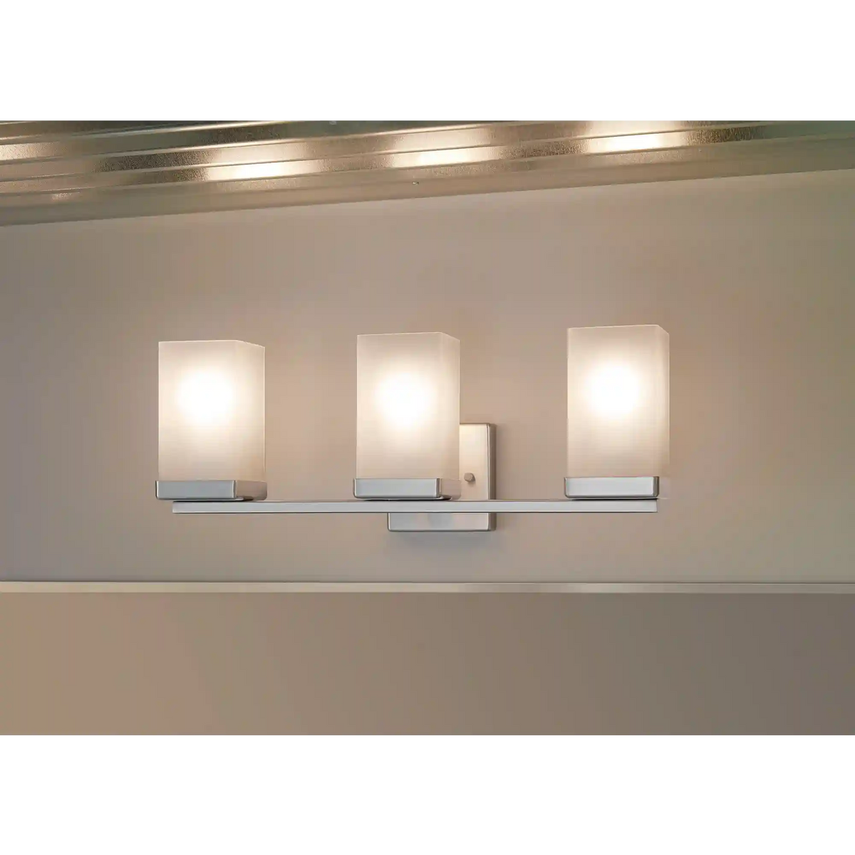90 Degree Three Globe Bath Light