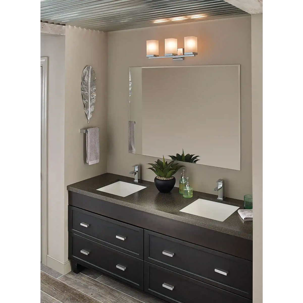 90 Degree One-Handle Low Arc Bathroom Faucet